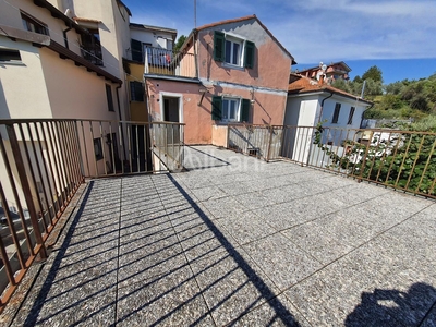 Casa indipendente in vendita a Vezzano Ligure