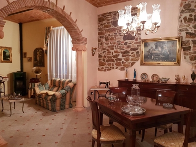 Casa indipendente in vendita a Viareggio