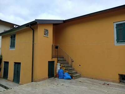 Casa indipendente in vendita a Villafranca In Lunigiana