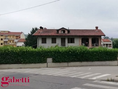 Casa Indipendente in Via Beppe Fenoglio, 5, Canale (CN)