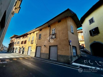 CASA SEMINDIPENDENTE A ALBINO