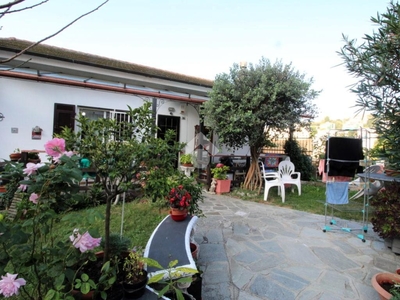 Casa semindipendente in vendita a Genova, Sant'Eusebio