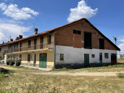 Cascina in vendita a Baldissero D'Alba