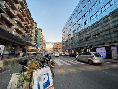 Garage in vendita a Napoli