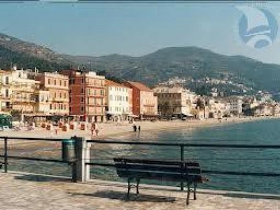 Garage - Posto auto in vendita a Alassio