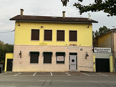 Locale commerciale in vendita a Bagnolo San Vito