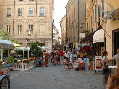 Negozio in vendita a Alassio