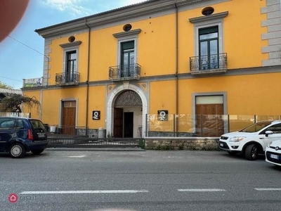 Negozio/Locale commerciale in Affitto in Via Fuorni 8 a Salerno