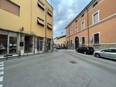 Palazzina commerciale in vendita a Forli'