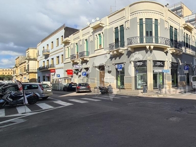 Palazzina commerciale in vendita a Lecce