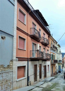 Palazzo in vendita a San Nicandro Garganico