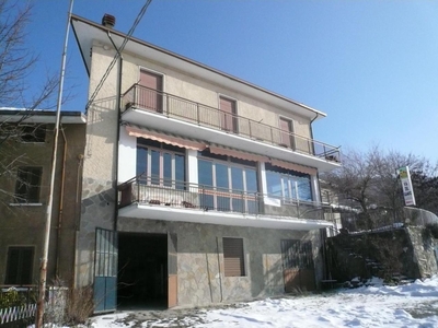 Palazzo in vendita a Varzi