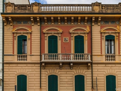 Palazzo in vendita a Viareggio