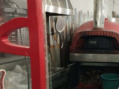 Pizzeria di 2 vani /70 mq a Bari - Carrassi