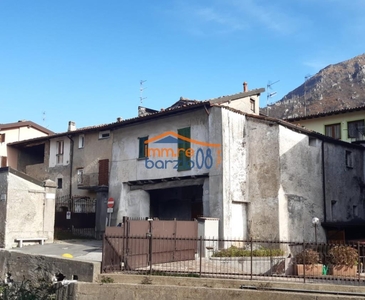 Porzione di casa in vendita a Ballabio