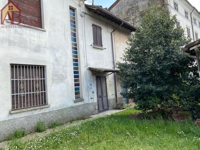 Porzione di casa in vendita a Borgo San Siro