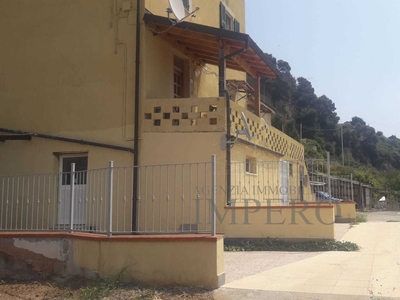 Porzione di casa in Vendita a Ventimiglia Via alle ville superiori