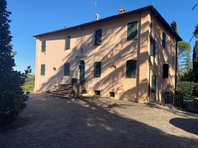 Porzione di villa in vendita a Imola