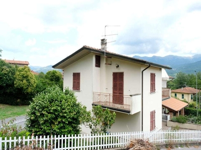 Porzione di villa in vendita a Mulazzo