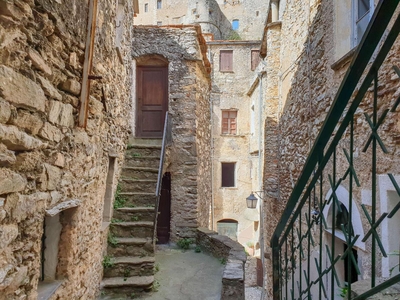 Rustico in vendita a Castelvecchio Di Rocca Barbena