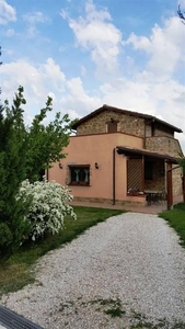 Rustico in vendita a San Severino Marche