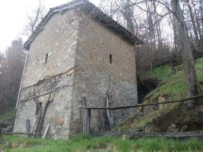 Rustico in vendita a Val Brembilla