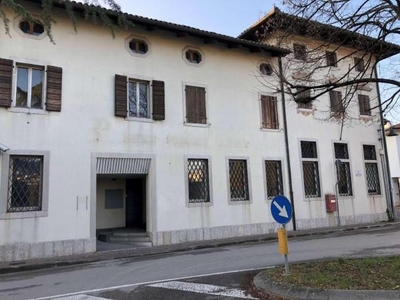 Stabile - Palazzo in vendita a Martignacco