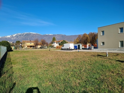 Terreno edificabile in vendita a Colle Umberto