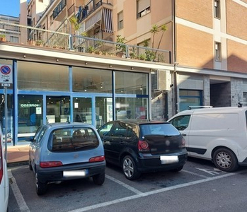 Vendita A - Locale commerciale Albenga