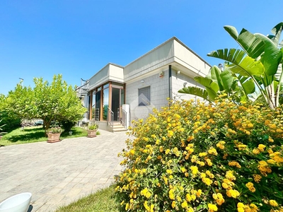 Villa a schiera d'angolo in vendita a Bari, Japigia