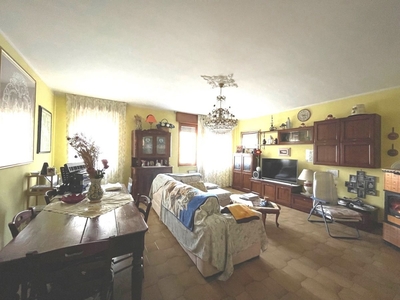 Villa a schiera in Via Manfredi , 6, Fiorenzuola d'Arda (PC)