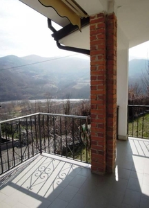 Villa bifamiliare in vendita a Bobbio