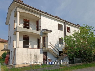 Villa bifamiliare in vendita a Cortemaggiore