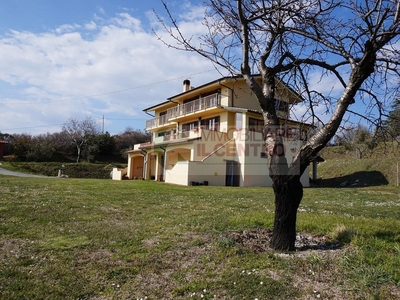 Villa bifamiliare in vendita a Fosdinovo