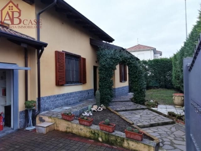 Villa bifamiliare in vendita a Gambolo'