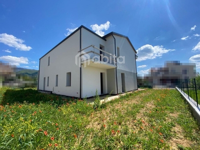 Villa bifamiliare in vendita a Loro Ciuffenna