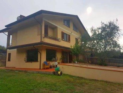 Villa bifamiliare in vendita a Massarosa