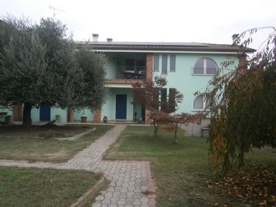 Villa bifamiliare in vendita a Mortara