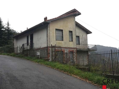 Villa bifamiliare in vendita a Rapallo