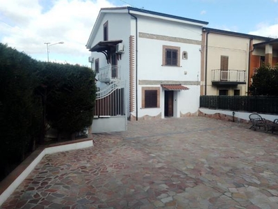 Villa bifamiliare in vendita a Rende