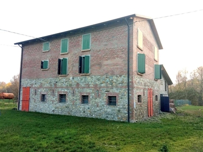 Villa bifamiliare in vendita a Scandiano