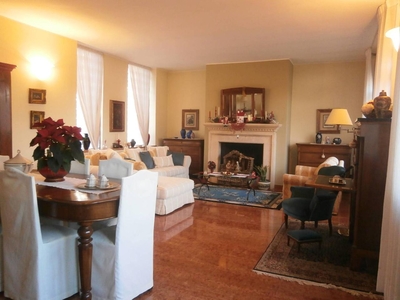 Villa bifamiliare in vendita a Vigevano