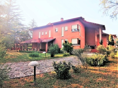 Villa in vendita a Cerreto D'Esi