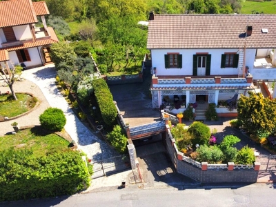 Villa in vendita a Forano