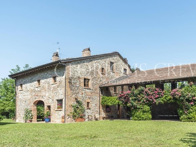 Villa in vendita a Gazzola