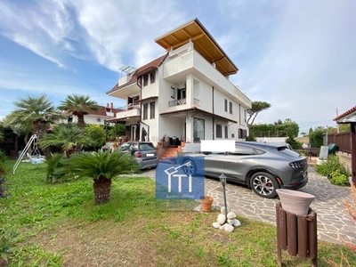 Villa in vendita a Giugliano In Campania