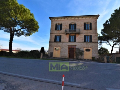 Villa in vendita a Magliano Di Tenna