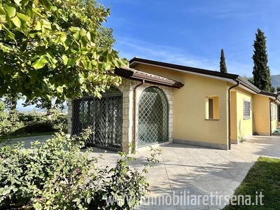 Villa in vendita a Montecchio
