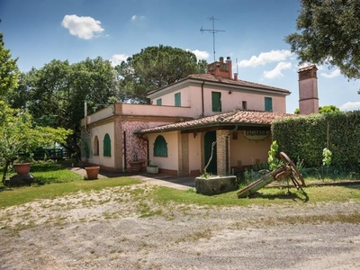 Villa in vendita a Peccioli