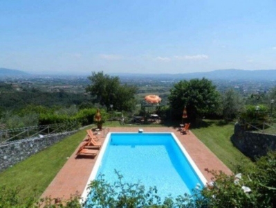 Villa in vendita a Pistoia